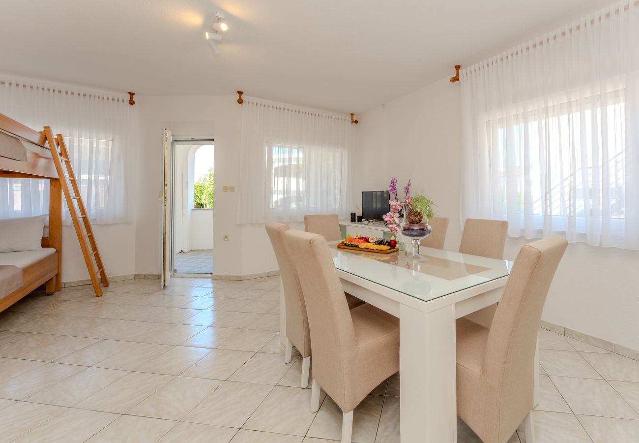 Apartment in Vir - Apartment Lavaran 1