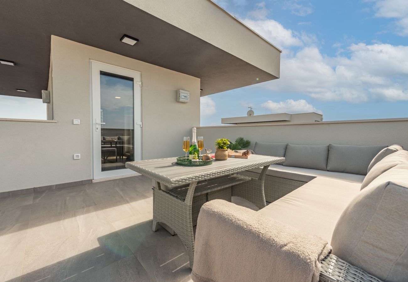 Apartment in Zadar - Deluxe apartment Anelle with jacuzzi