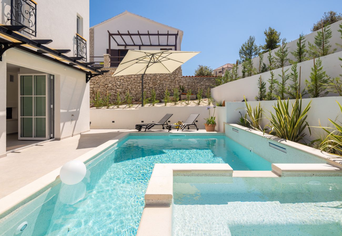 Villa in Ražanj - Villa Verde Ražanj with heated pool