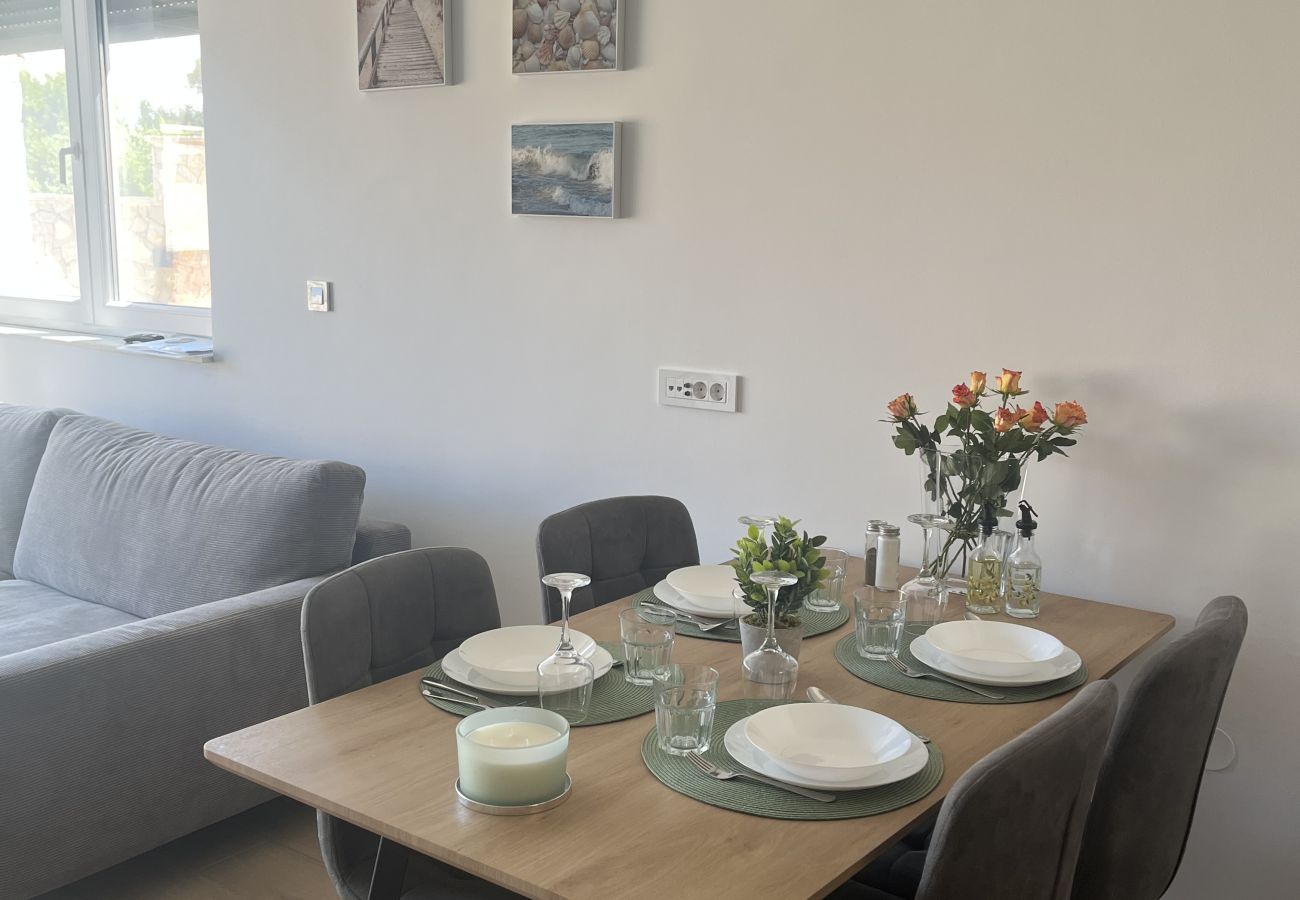 Apartment in Zaton - Apartment Mariner 1 with heated pool