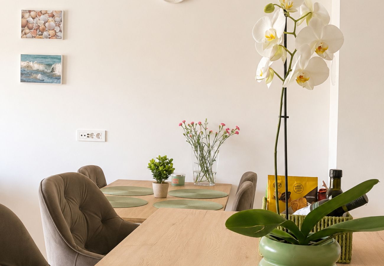 Apartment in Zaton - Apartment Mariner 1 with heated pool