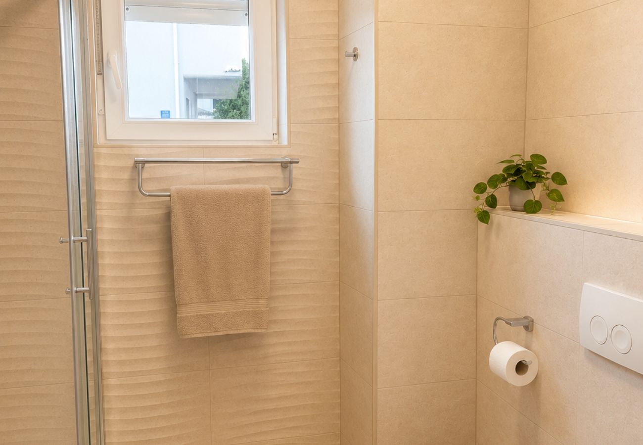 Apartment in Zaton - Apartment Mariner 1 with heated pool