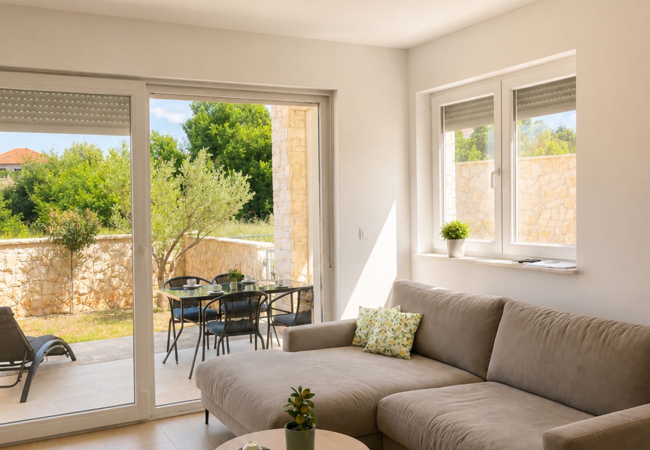 Apartment in Zaton - Apartment Mariner 1 with heated pool