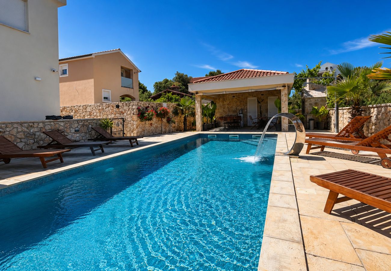 Apartment in Zaton - Apartment Mariner 1 with heated pool