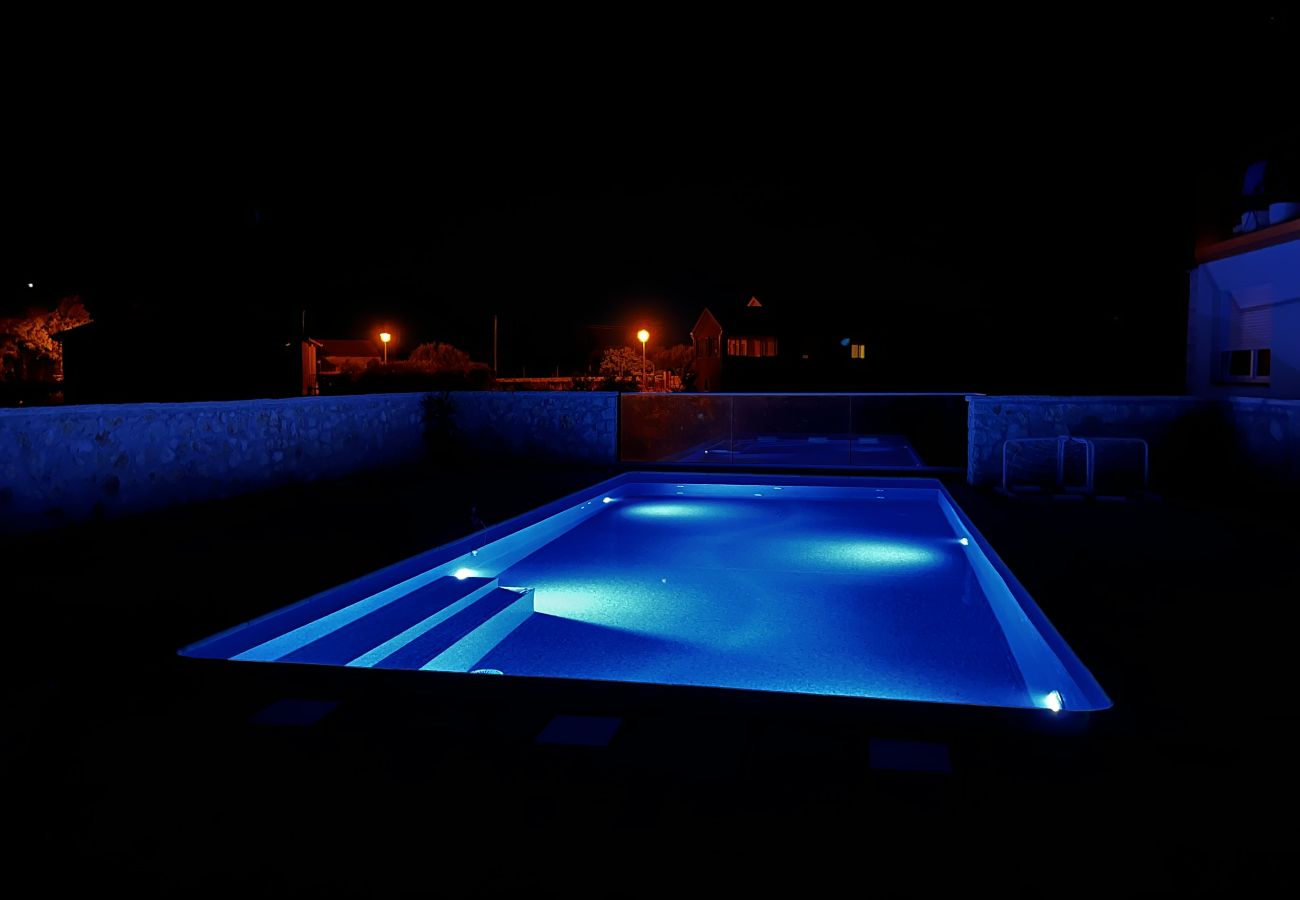 Apartment in Zaton - Apartment Mariner 2 with heated pool