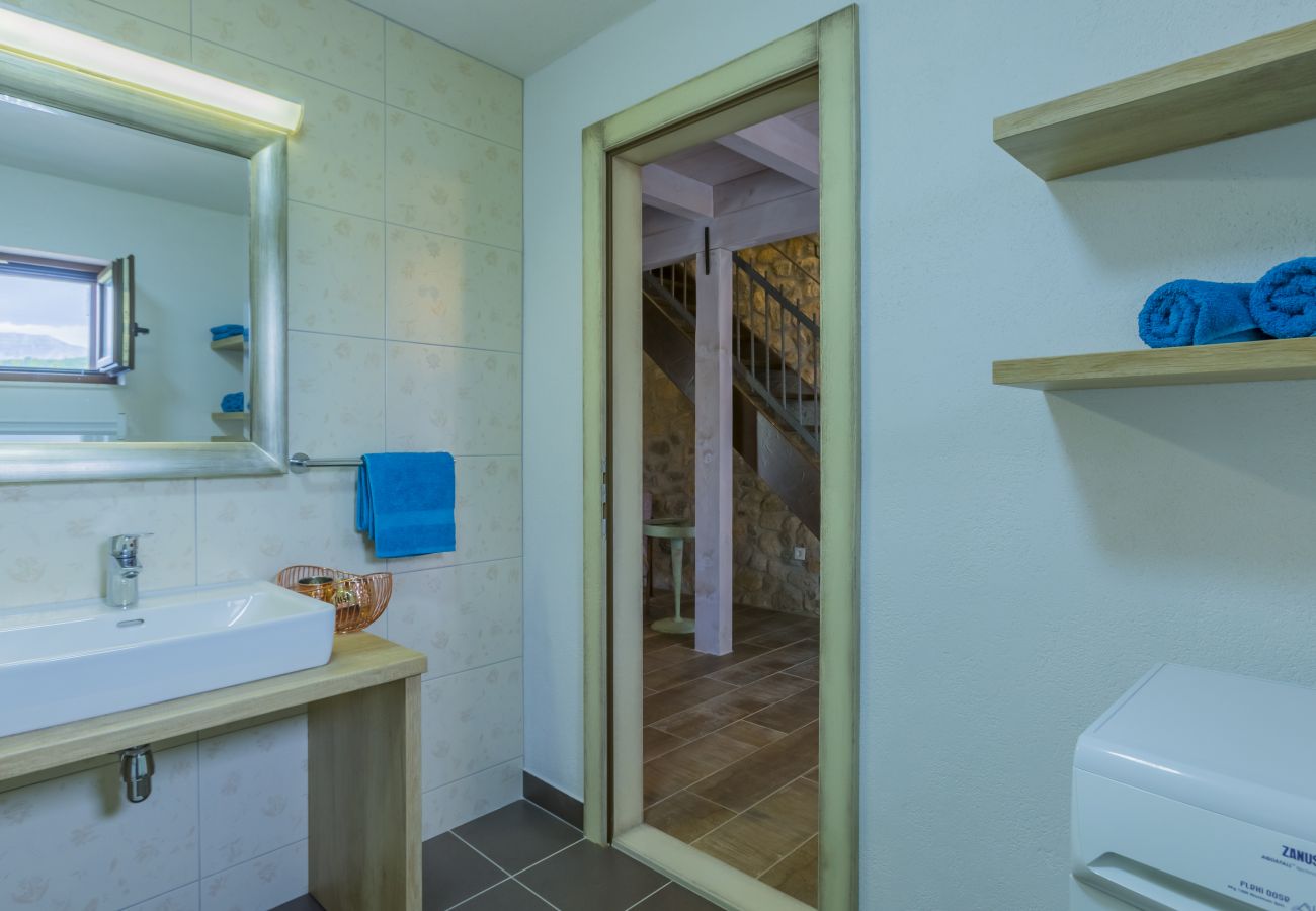Villa in Duge Njive - Rustic Villa Fragola with heated pool