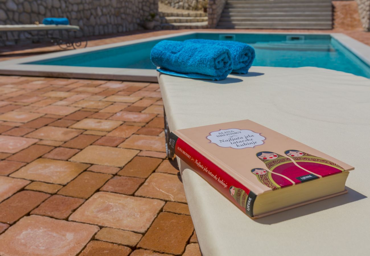 Villa in Duge Njive - Rustic Villa Fragola with heated pool