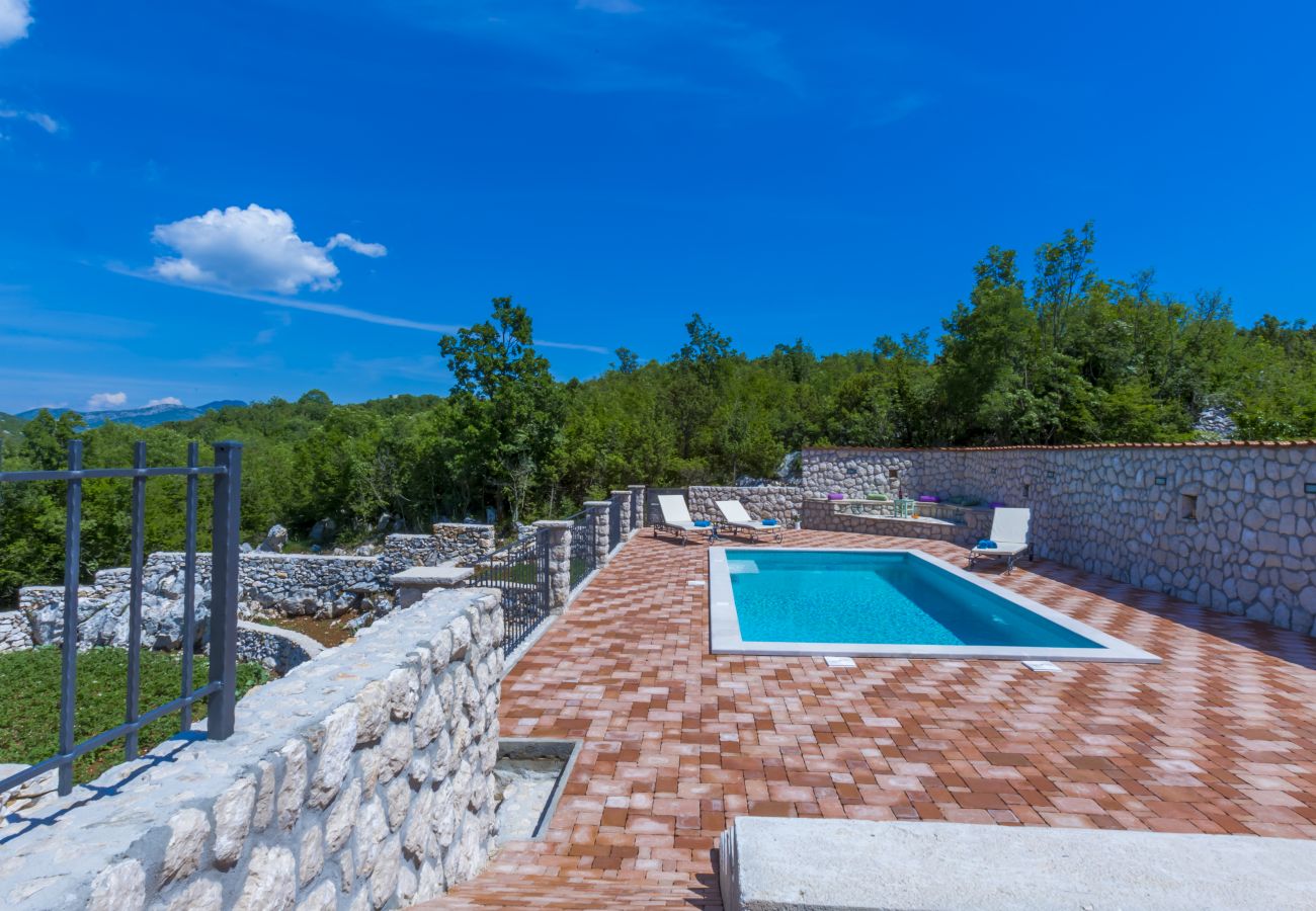 Villa in Duge Njive - Rustic Villa Fragola with heated pool
