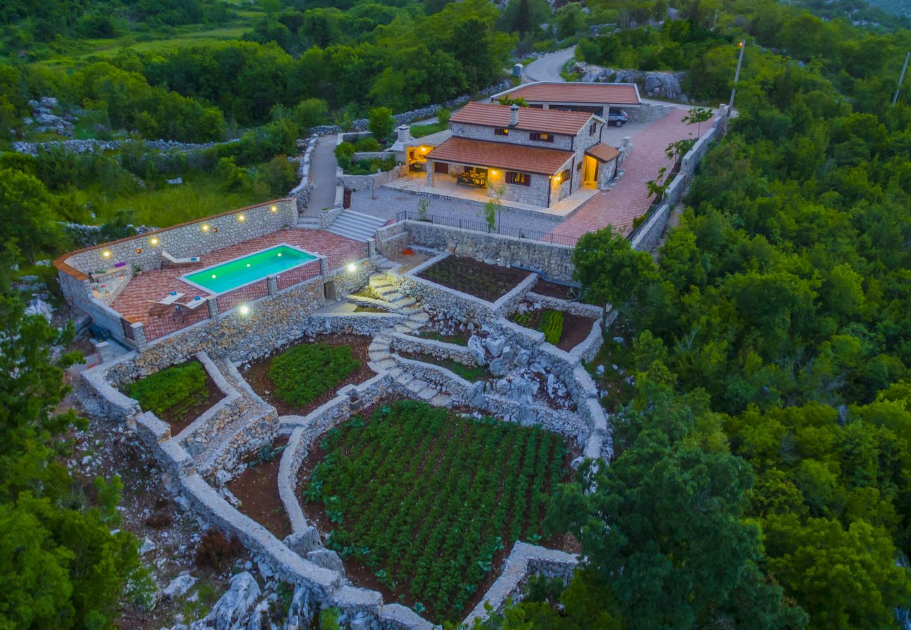 Villa in Duge Njive - Rustic Villa Fragola with heated pool