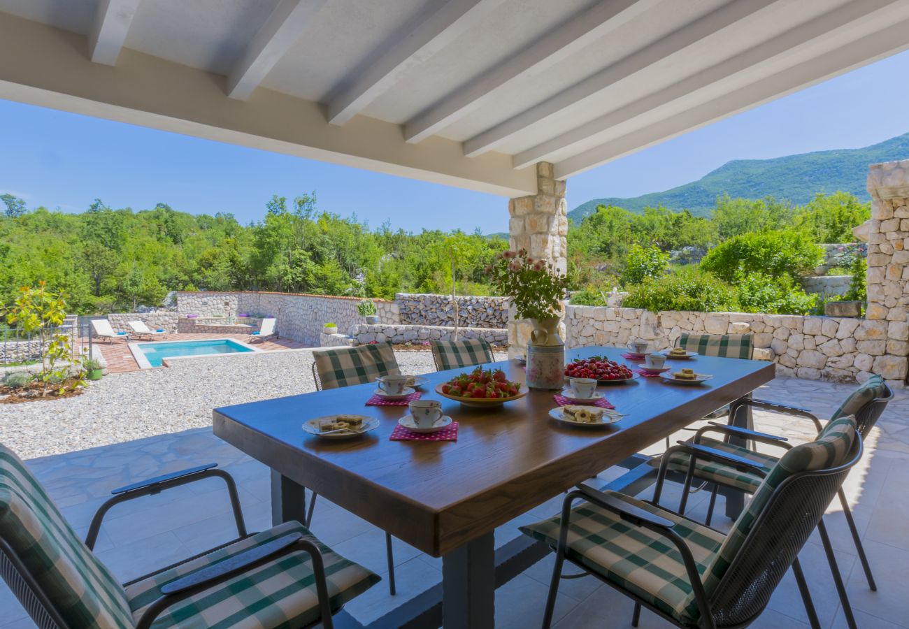 Villa in Duge Njive - Rustic Villa Fragola with heated pool
