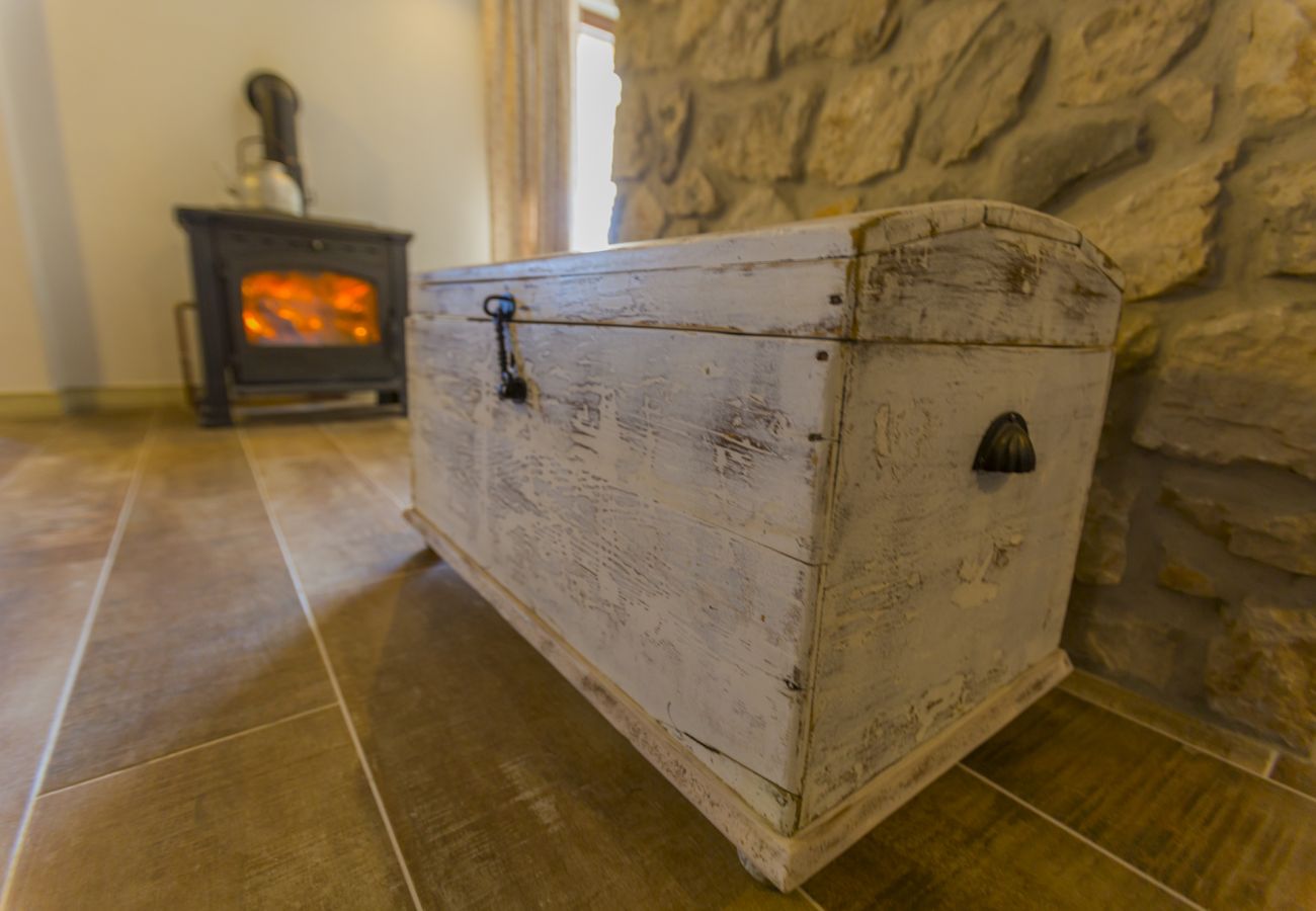 Villa in Duge Njive - Rustic Villa Fragola with heated pool