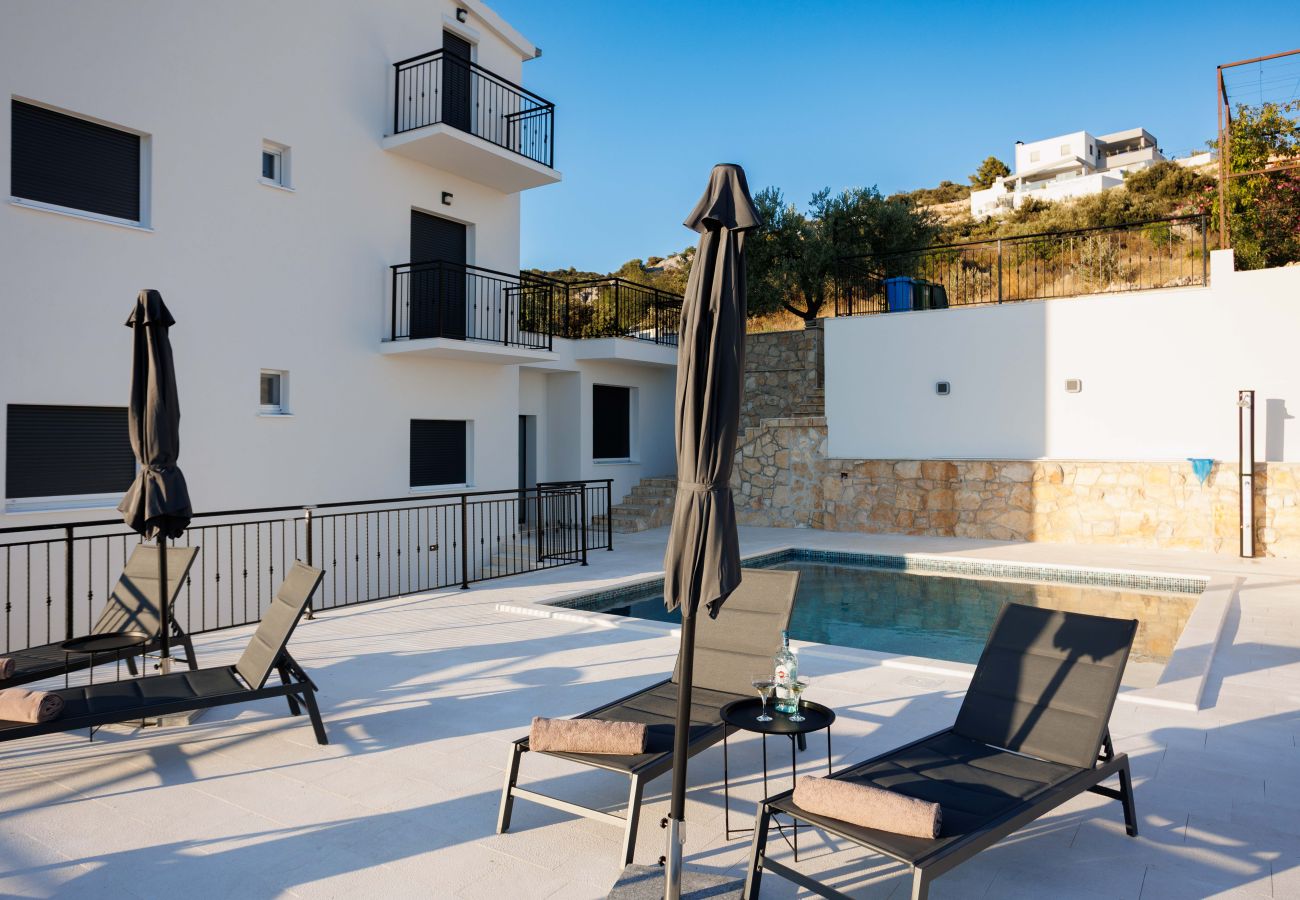 Villa in Sevid - Villa La Fortezza with sea view