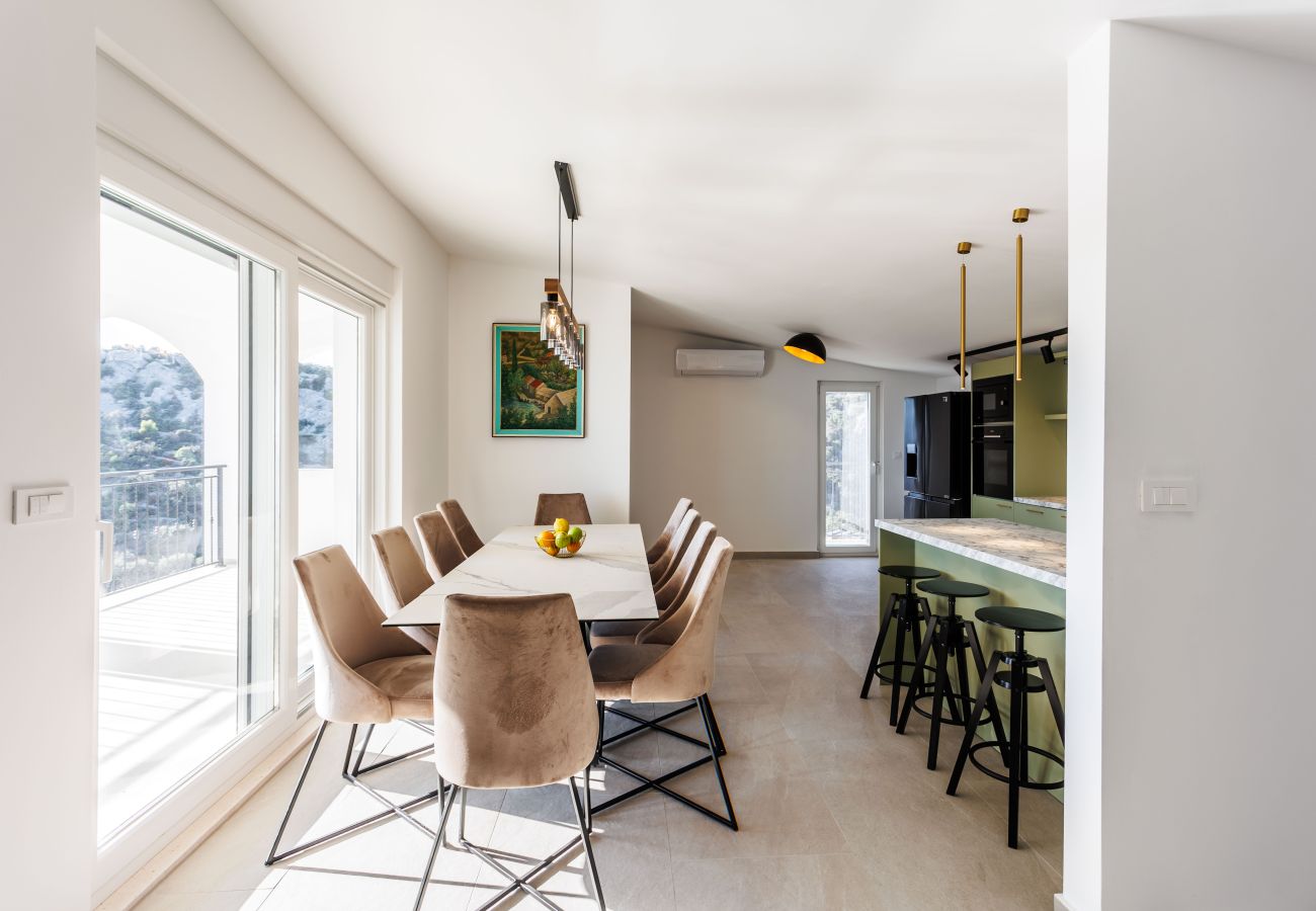 Villa in Sevid - Villa La Fortezza with sea view