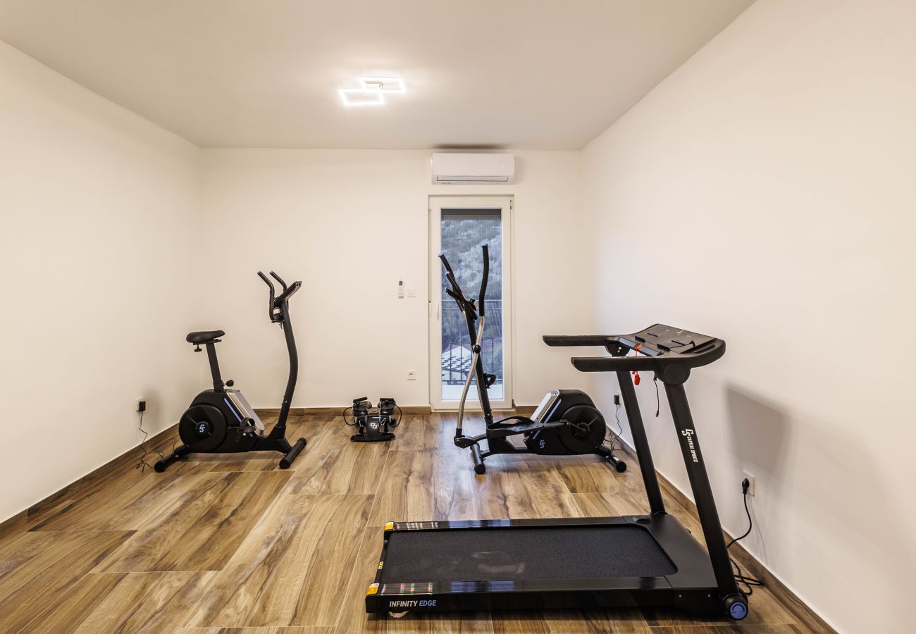 Villa in Sevid - Villa La Fortezza with sea view