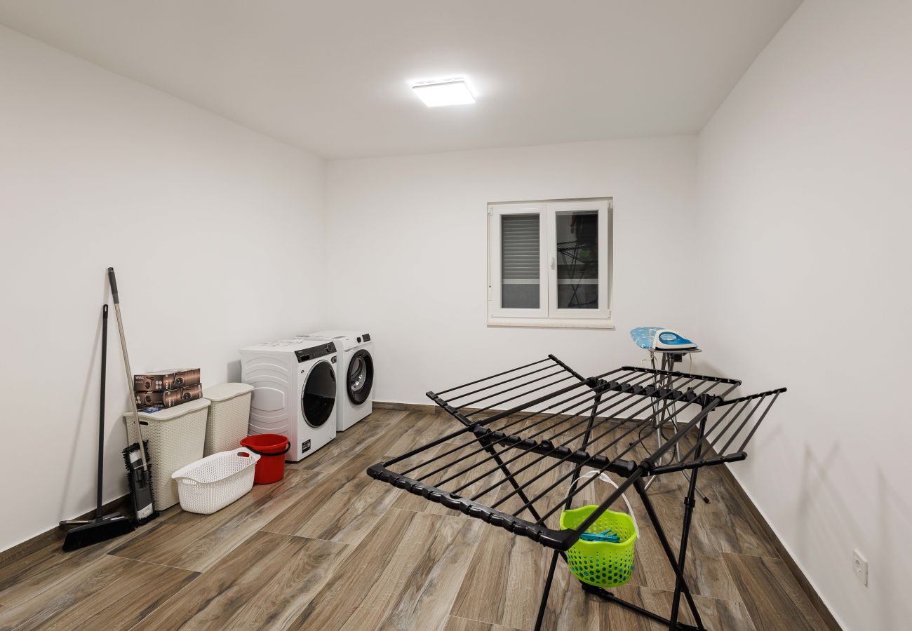 Villa in Sevid - Villa La Fortezza with sea view