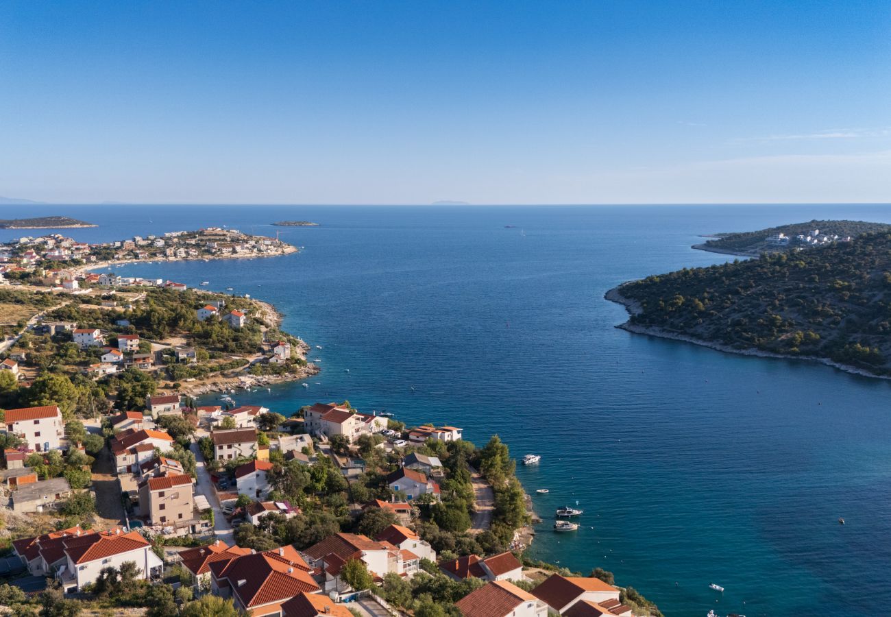 Villa in Sevid - Villa La Fortezza with sea view