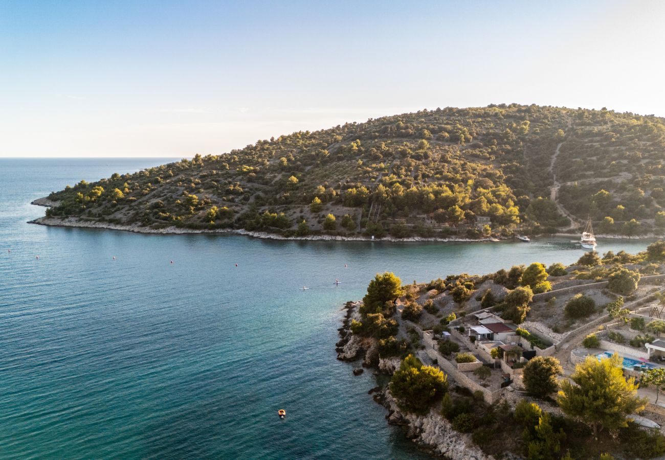 Villa in Sevid - Villa La Fortezza with sea view