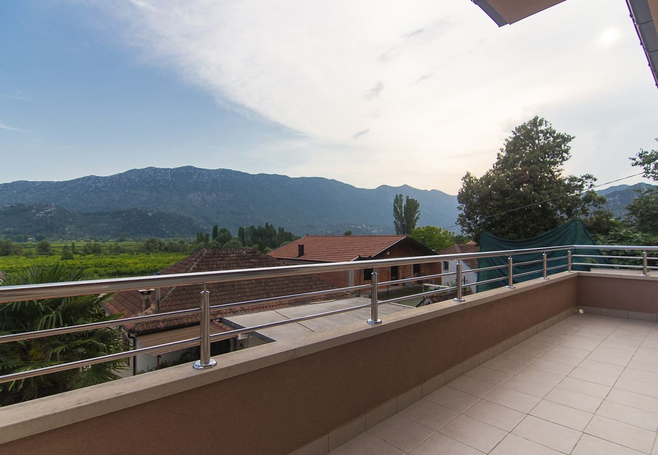 House in Vrgorac - Holiday Home Vele with pool