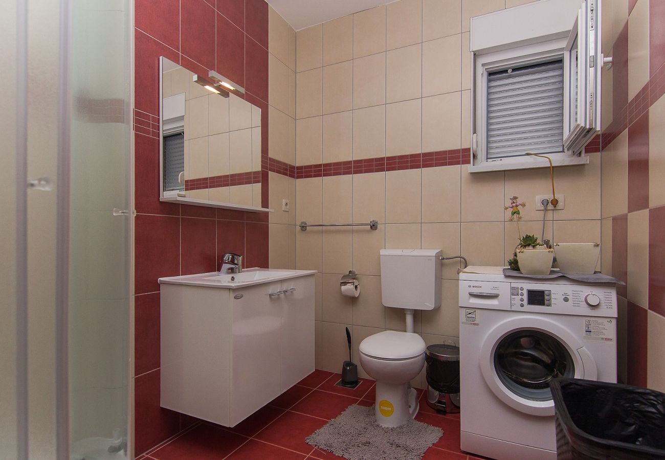 House in Vrgorac - Holiday Home Vele with pool