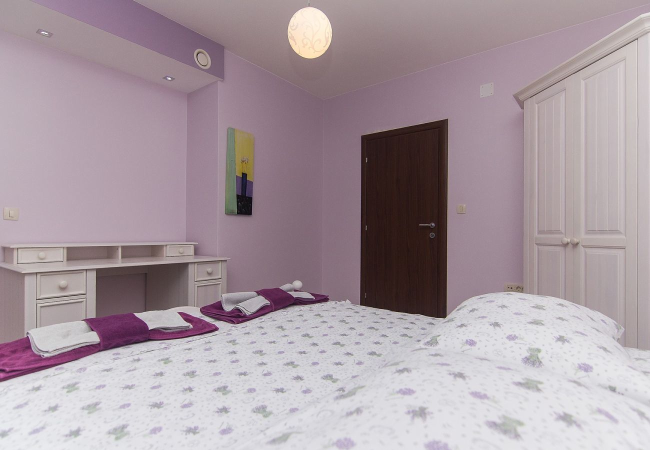 House in Vrgorac - Holiday Home Vele with pool