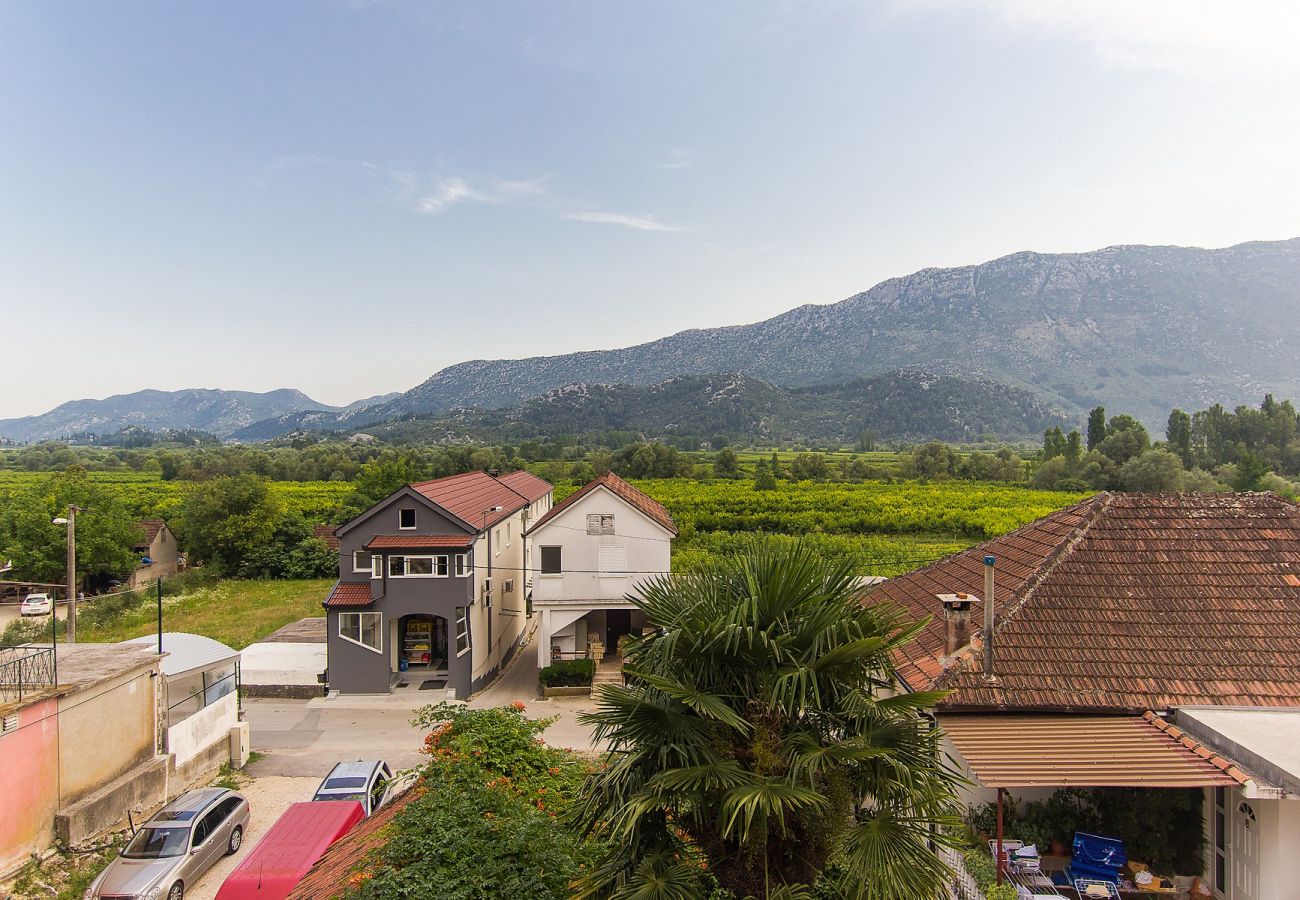 House in Vrgorac - Holiday Home Vele with pool