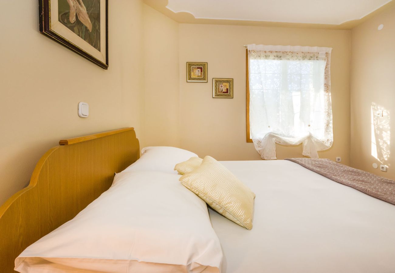 Apartment in Zaton - Beachfront apartment Mareo 3