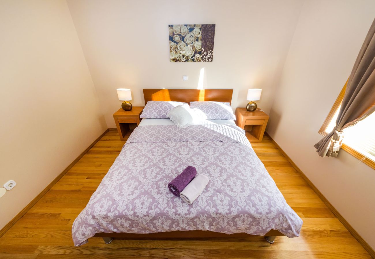 Apartment in Zaton - Beachfront apartment Mareo 4