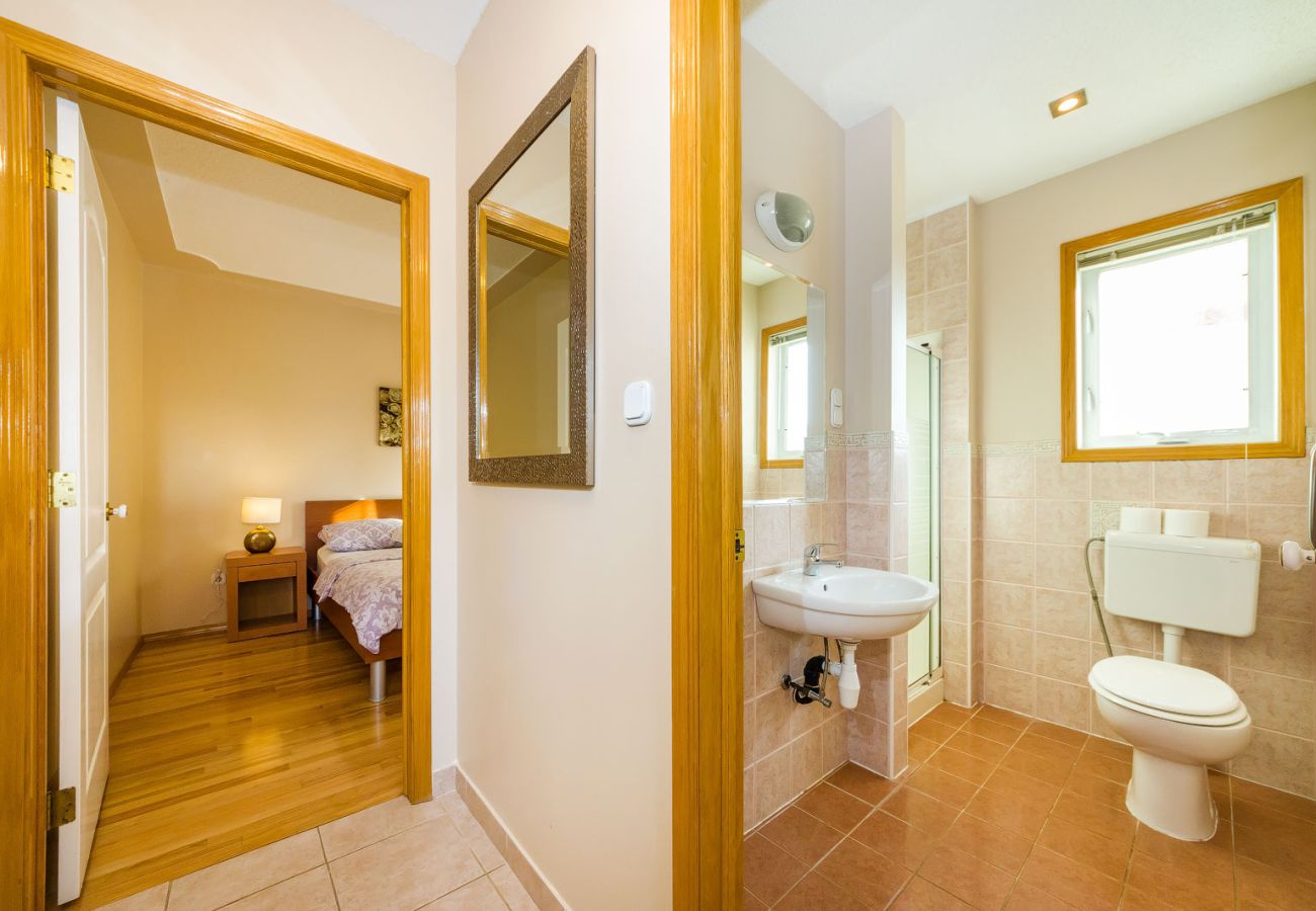 Apartment in Zaton - Beachfront apartment Mareo 4