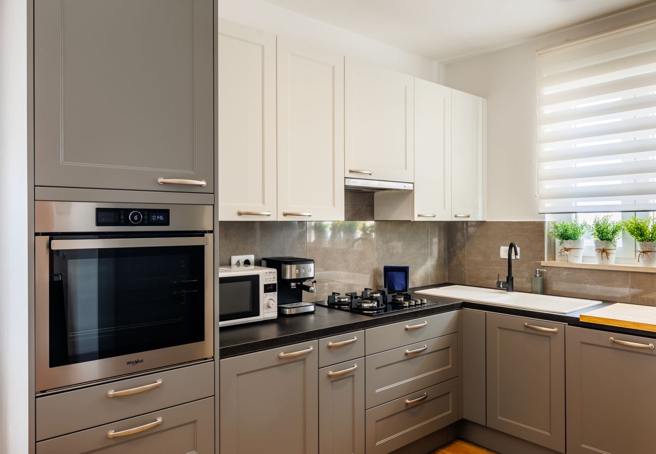 House in Galižana - Holiday Home Fulia with pool