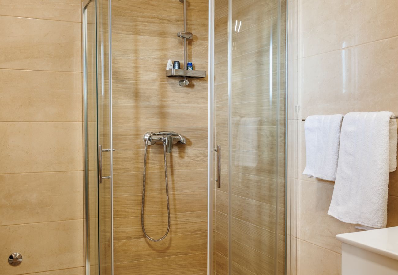 House in Galižana - Holiday Home Fulia with pool