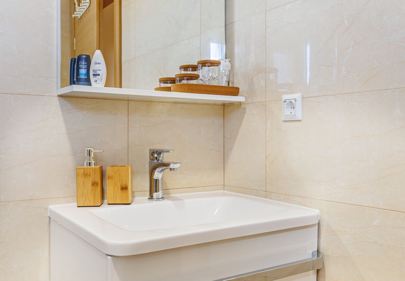 House in Galižana - Holiday Home Fulia with pool