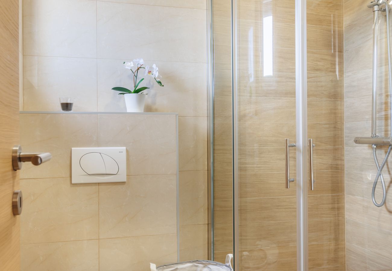 House in Galižana - Holiday Home Fulia with pool