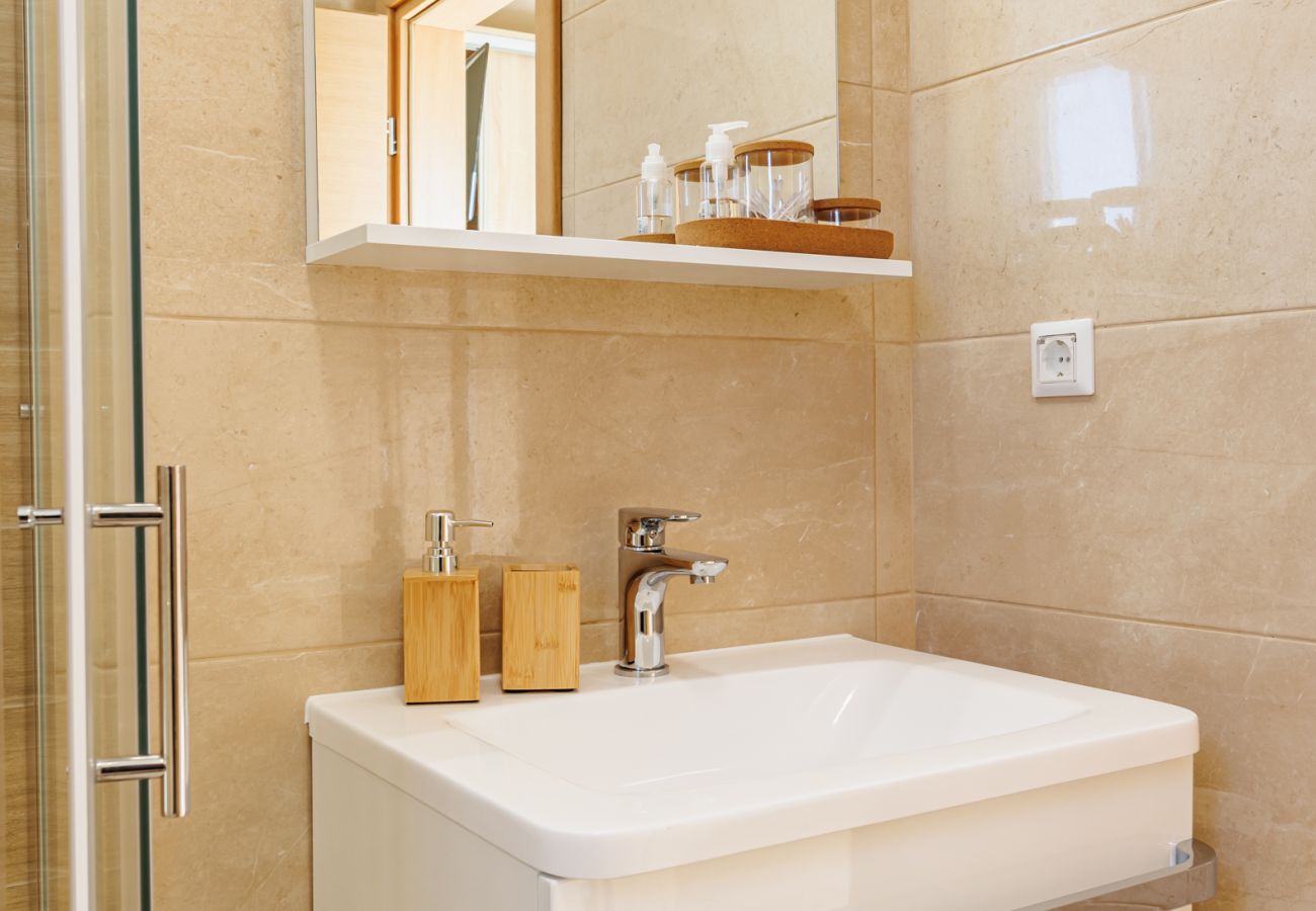 House in Galižana - Holiday Home Fulia with pool