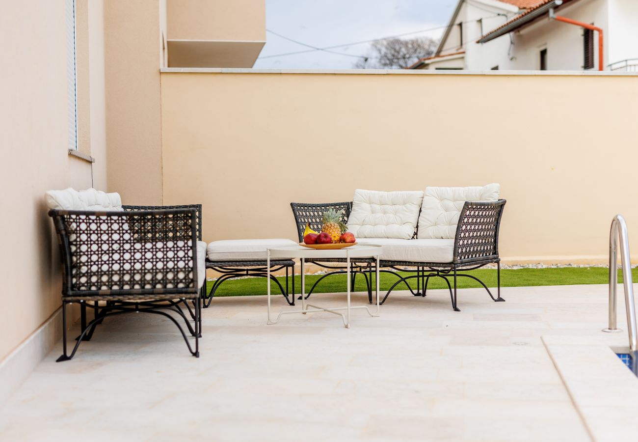 House in Galižana - Holiday Home Fulia with pool