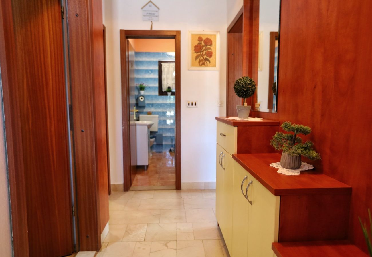 House in Vrgorac - Holiday Home Rocca with pool