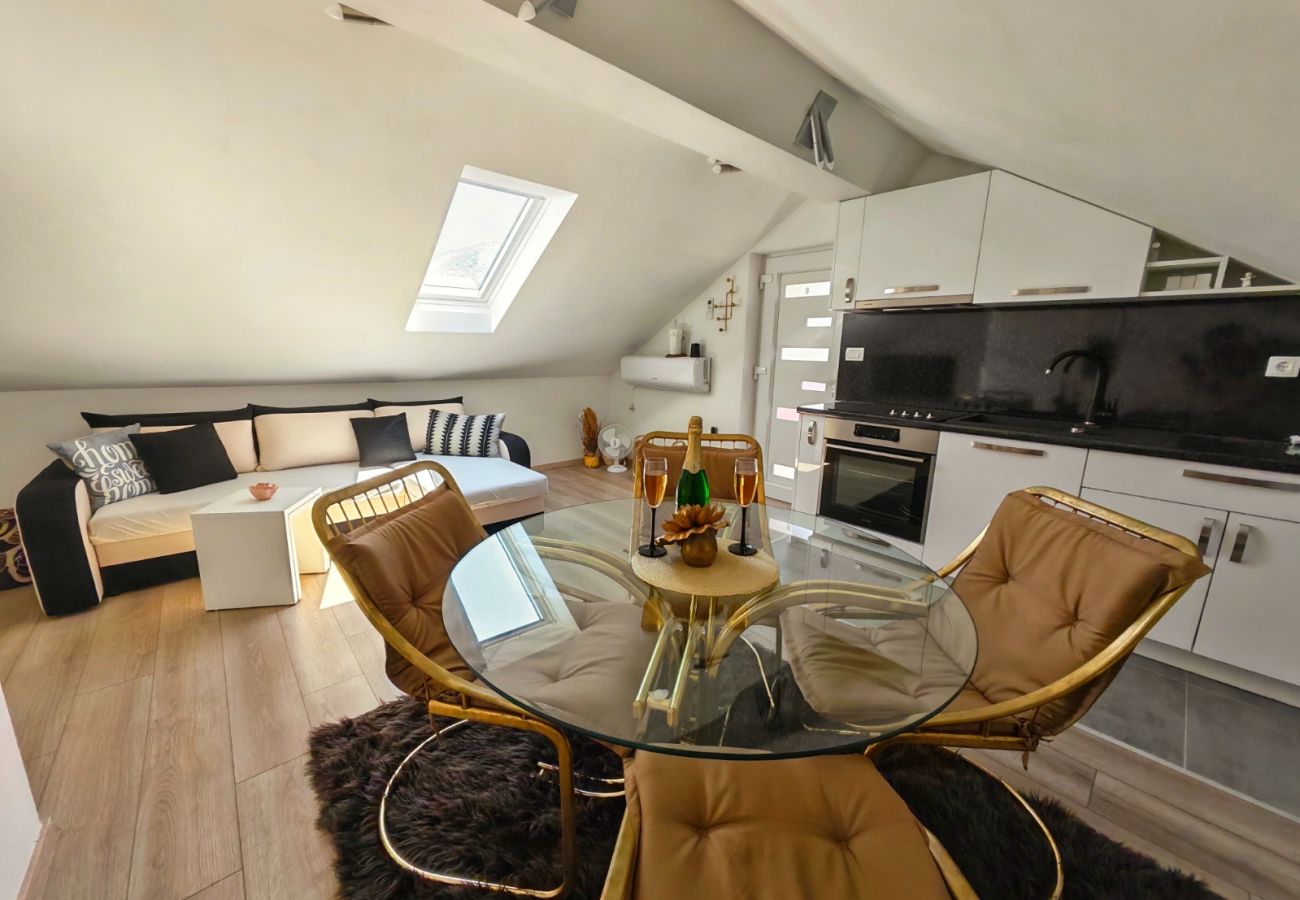 House in Vrgorac - Holiday Home Rocca with pool