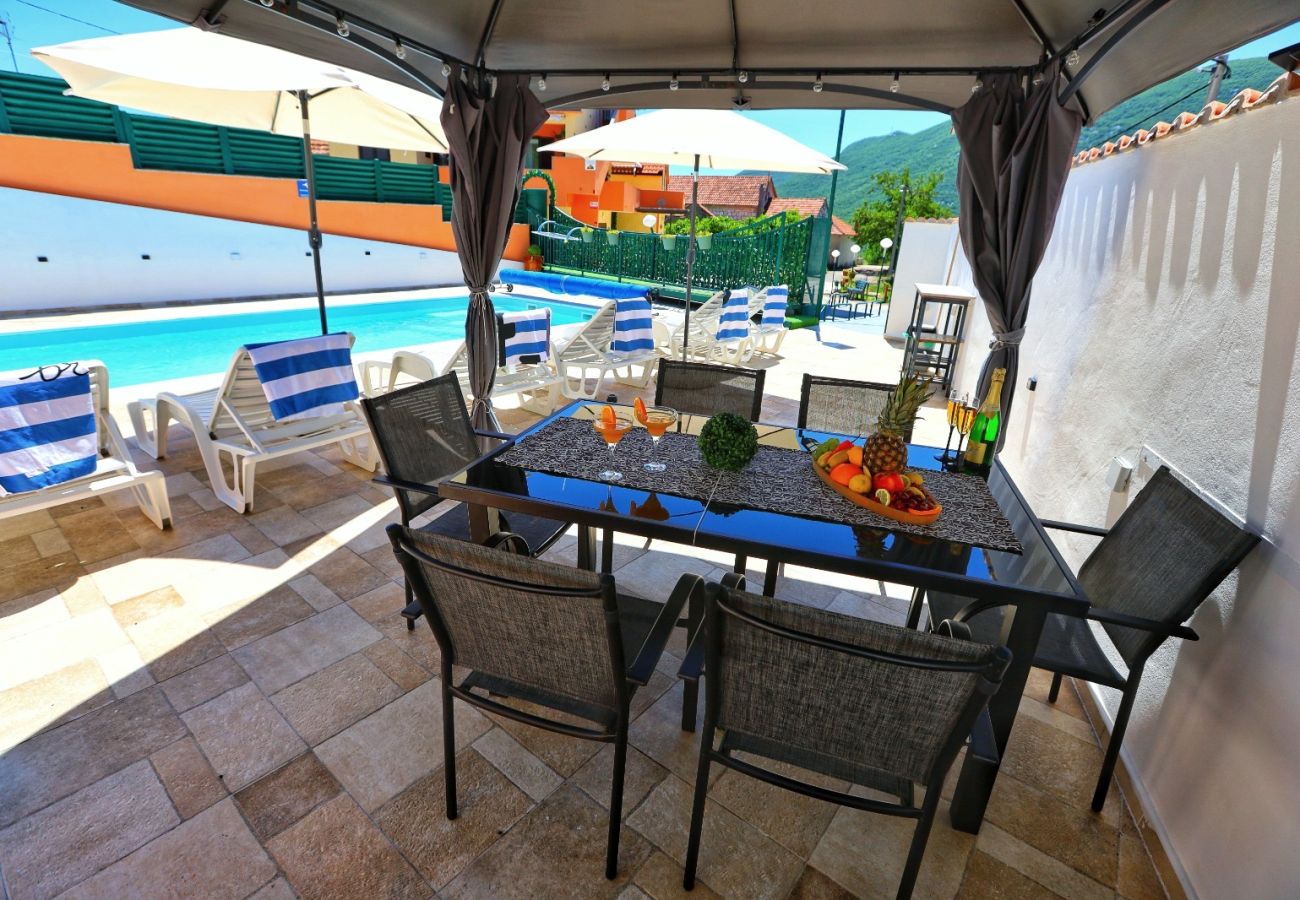 House in Vrgorac - Holiday Home Rocca with pool