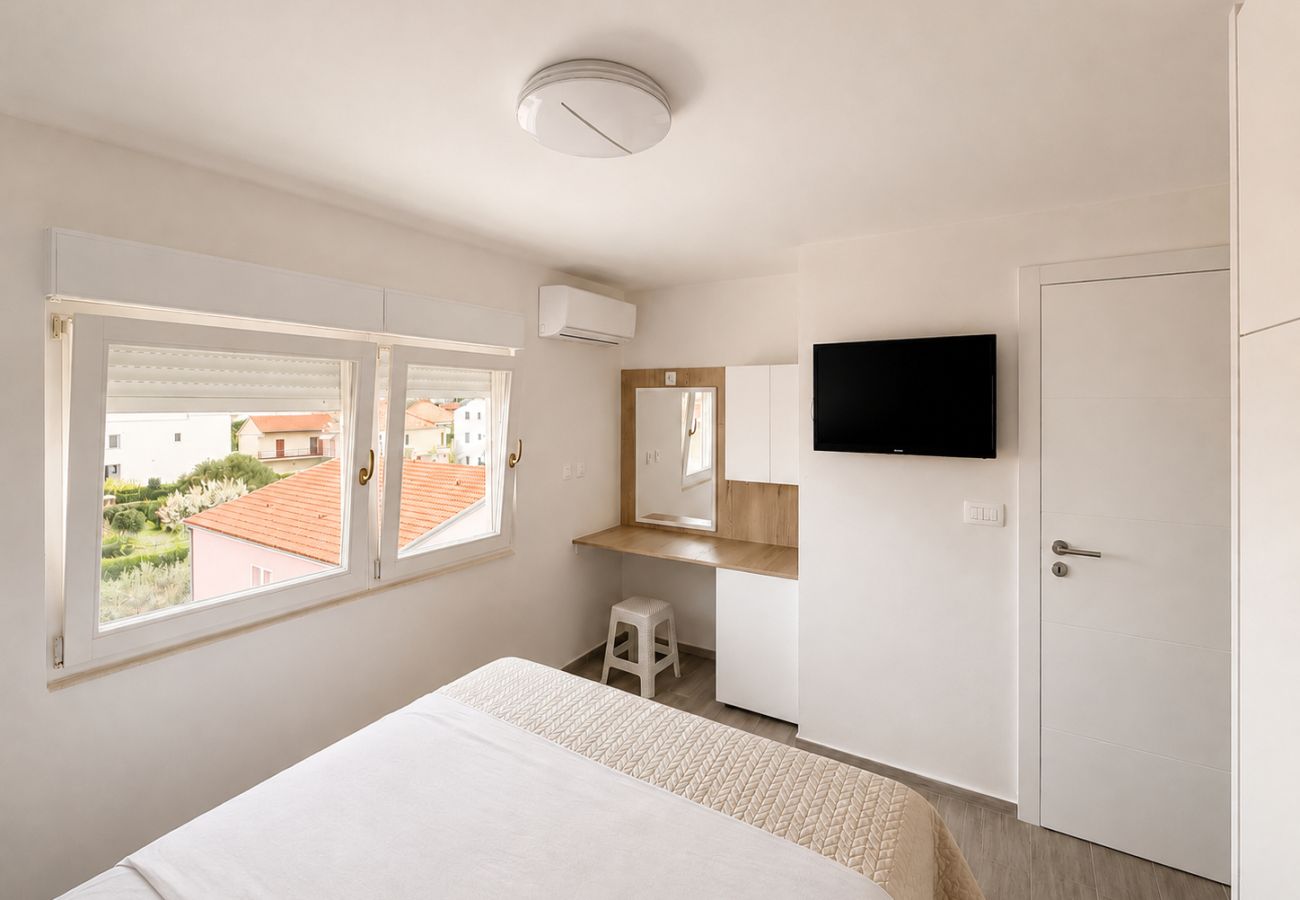 Studio in Sukošan - Mediterraneo room S2