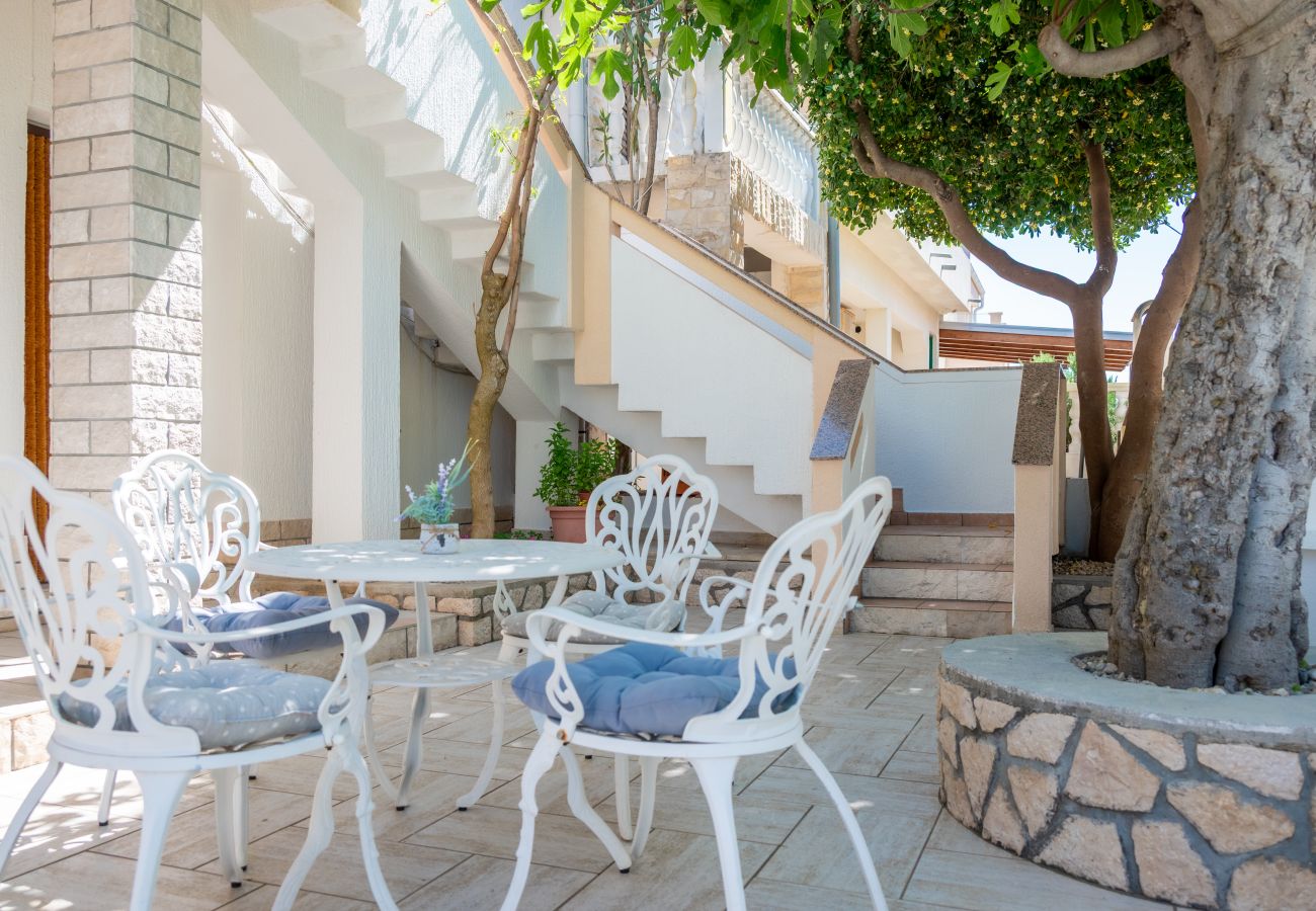 Studio in Povljana - Studio apartment Luce