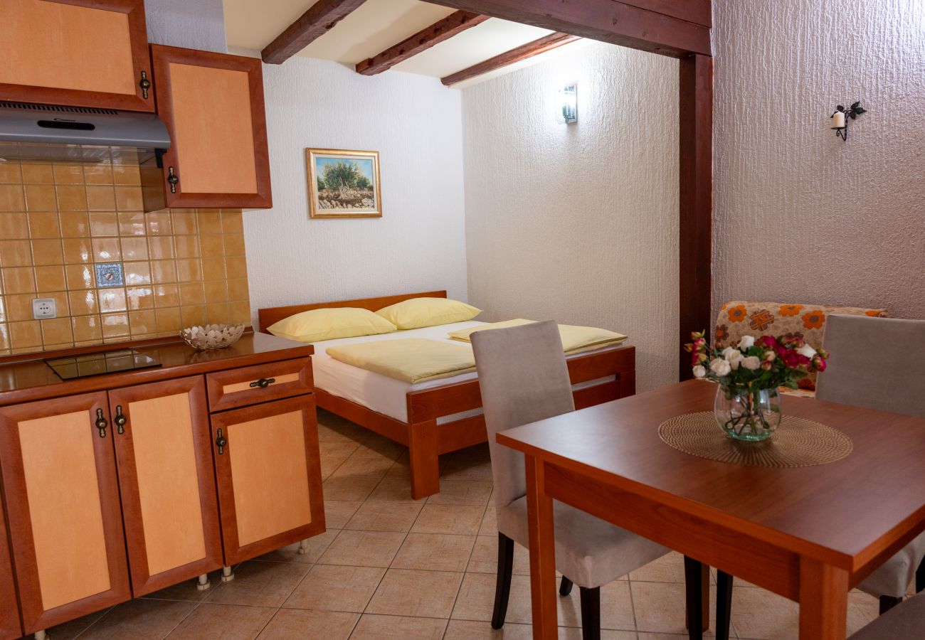 Studio in Povljana - Studio apartment Luce