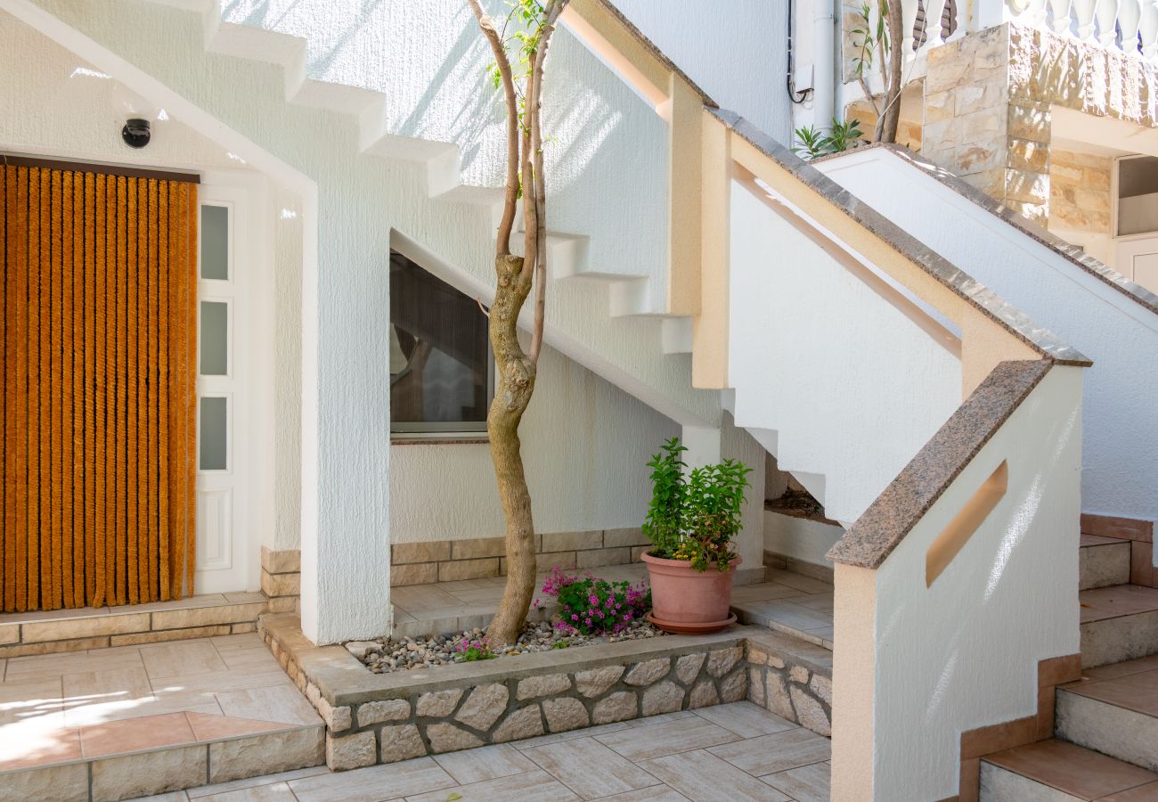 Studio in Povljana - Studio apartment Luce