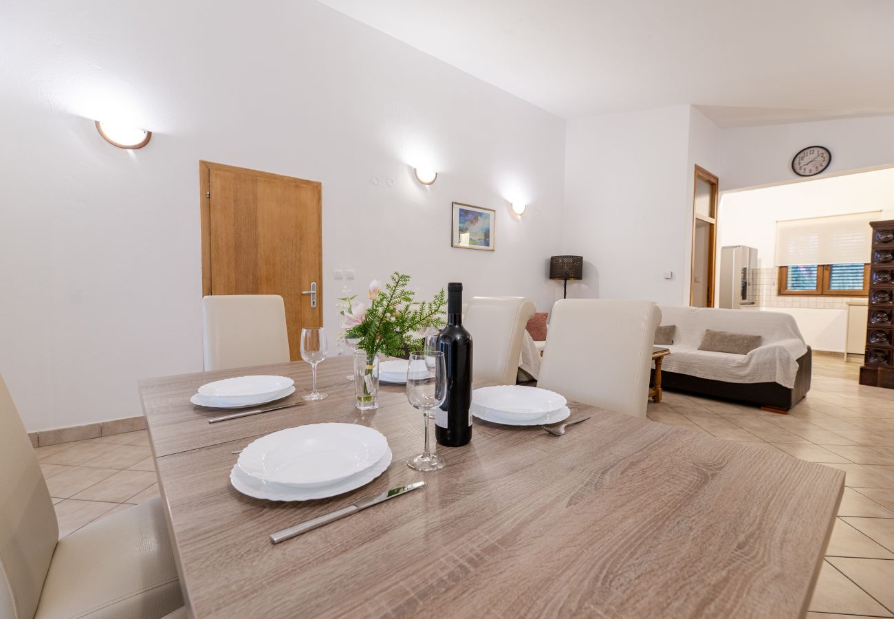 House in Vir - Holiday Home Tanja Vir