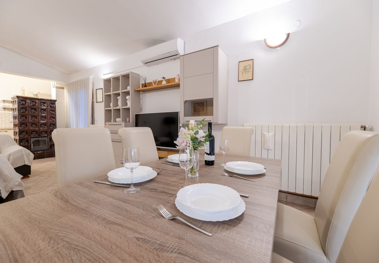 House in Vir - Holiday Home Tanja Vir