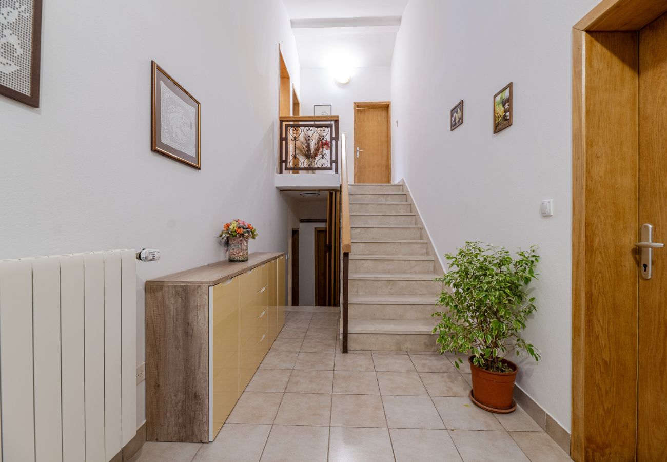 House in Vir - Holiday Home Tanja Vir