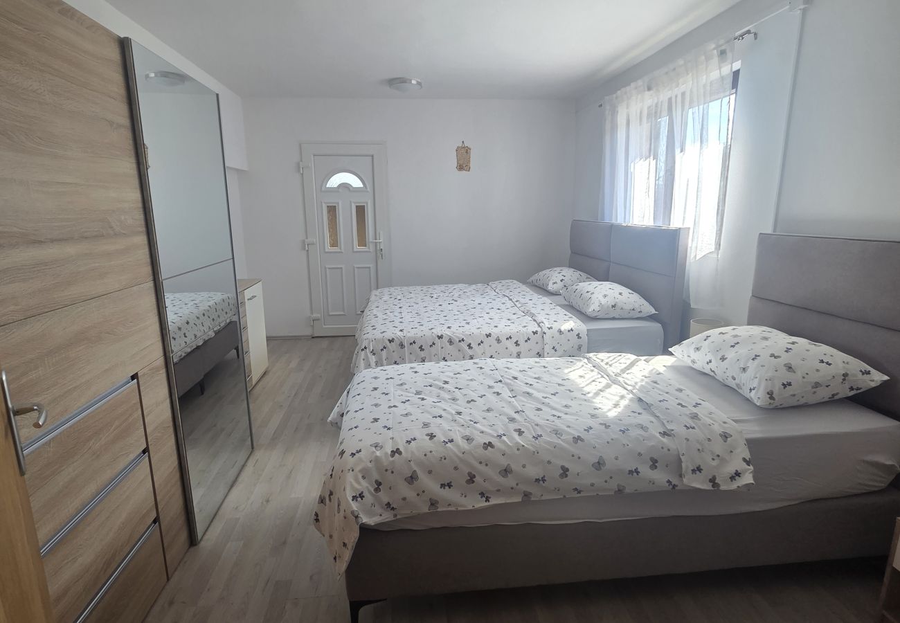 House in Vir - Holiday Home Tanja Vir