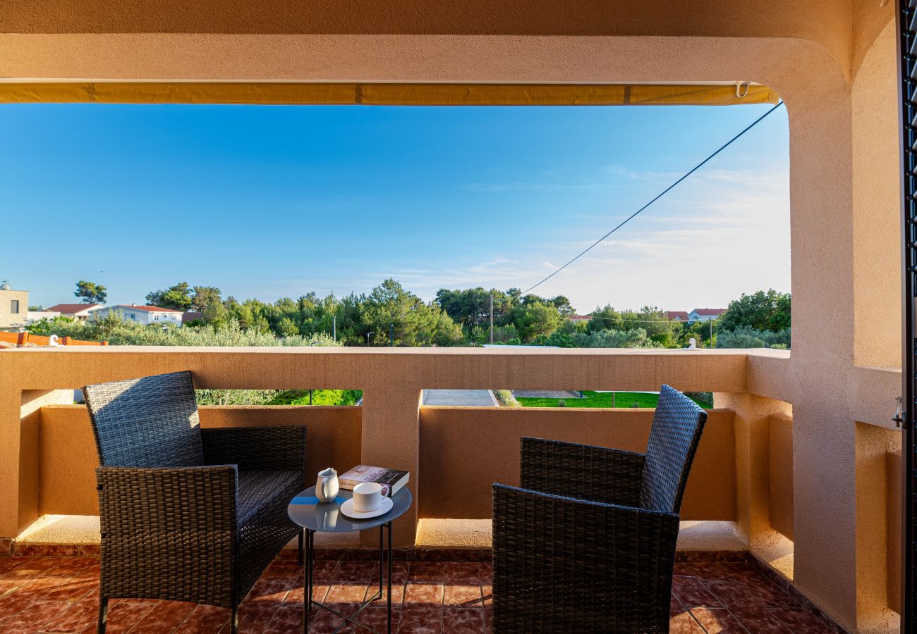 House in Vir - Holiday Home Tanja Vir