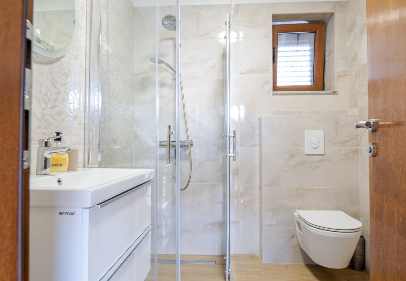 House in Privlaka - Holiday Home Mareta with pool