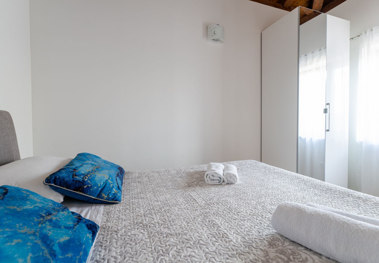 House in Privlaka - Holiday Home Mareta with pool