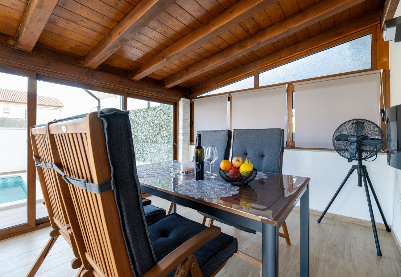 House in Privlaka - Holiday Home Mareta with pool
