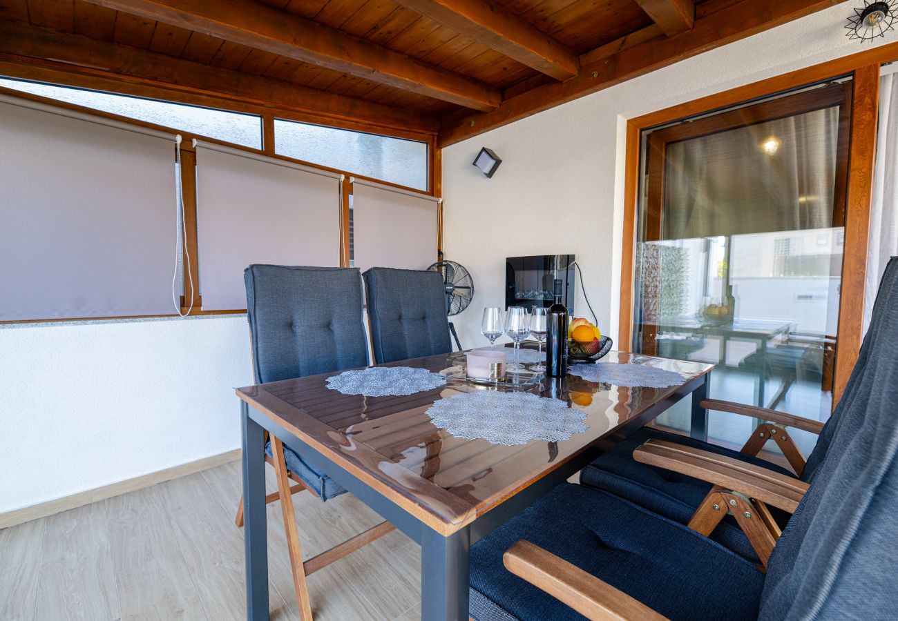 House in Privlaka - Holiday Home Mareta with pool